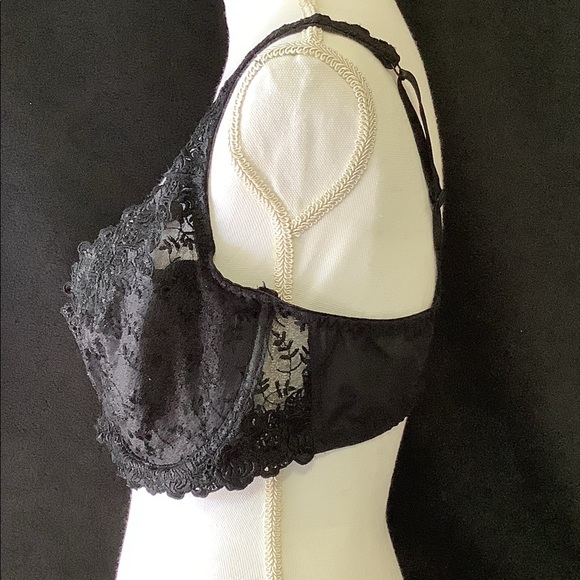 Pretty Lace Bra - Picture 2 of 5